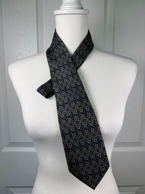 Hermes 100% Silk Navy Tie with Geometric Motif ✨